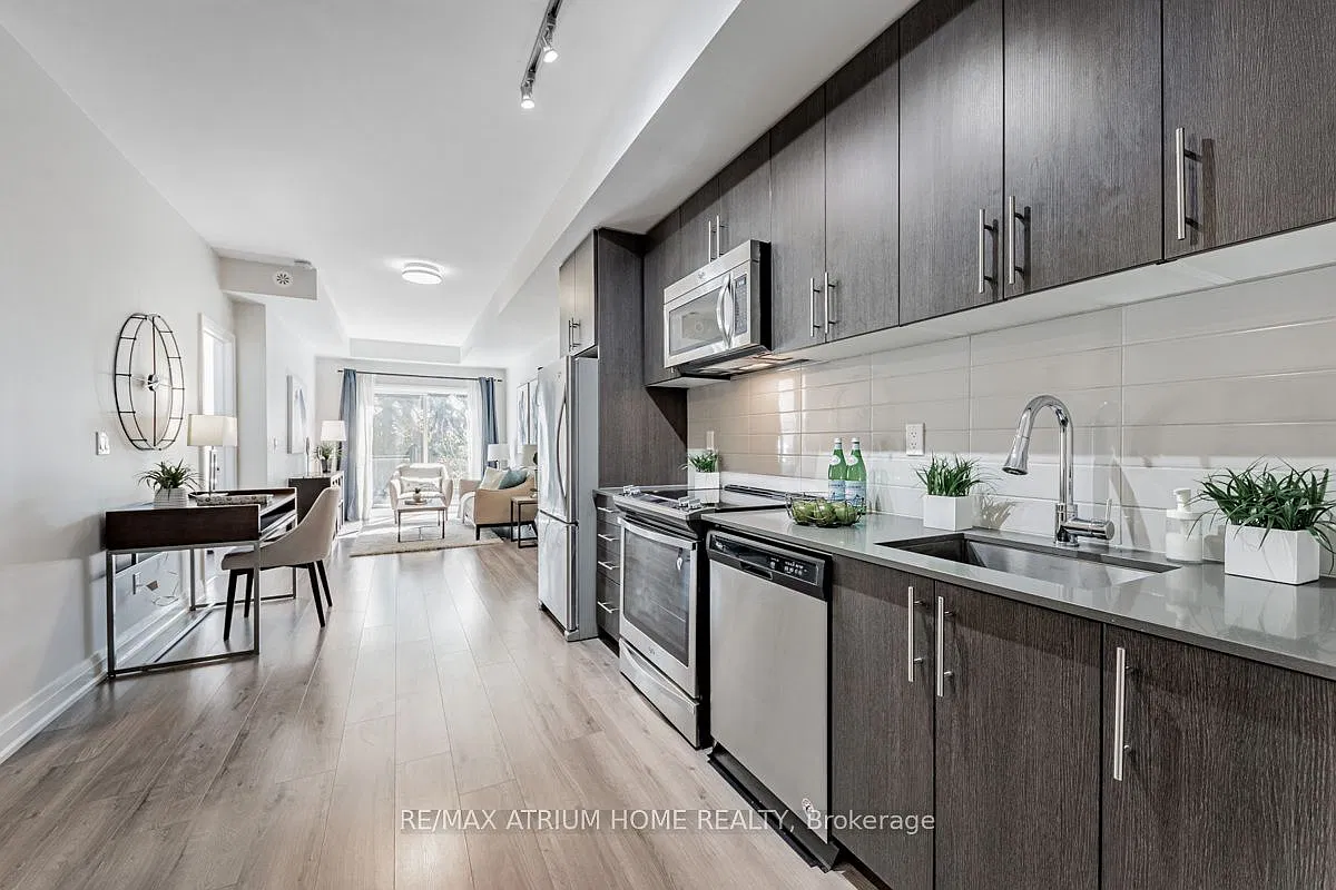 3 bed, $2,900 — Photo 2