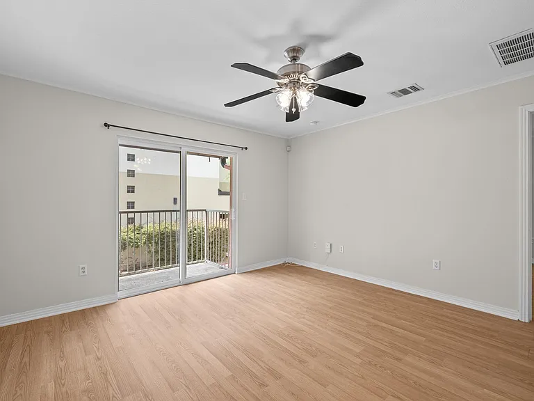 1422 Collier St #206 — Photo 10