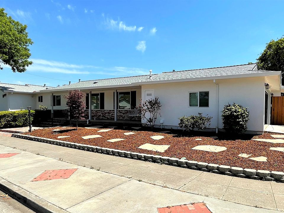 1st image of 814 Selkirk Pl