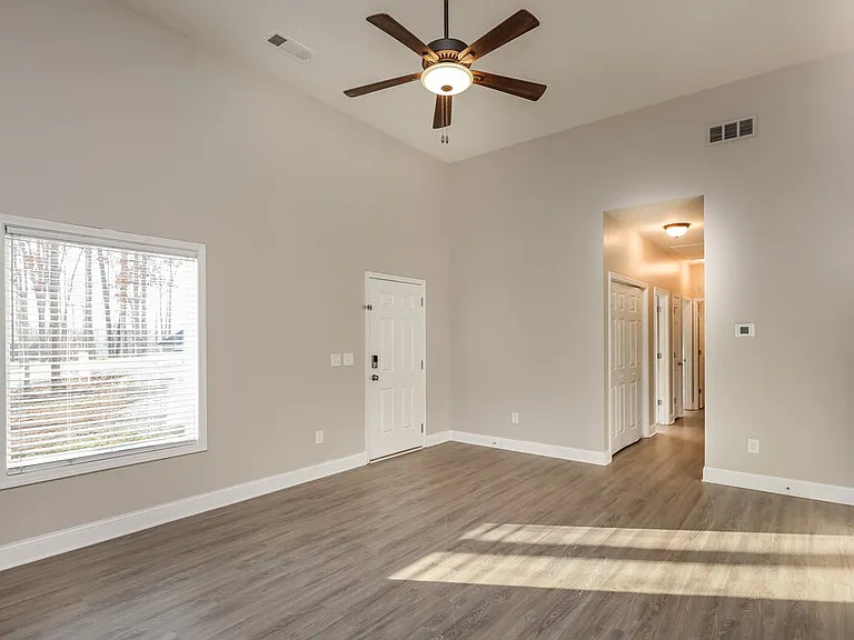 80 Emmette Dr — Photo 5