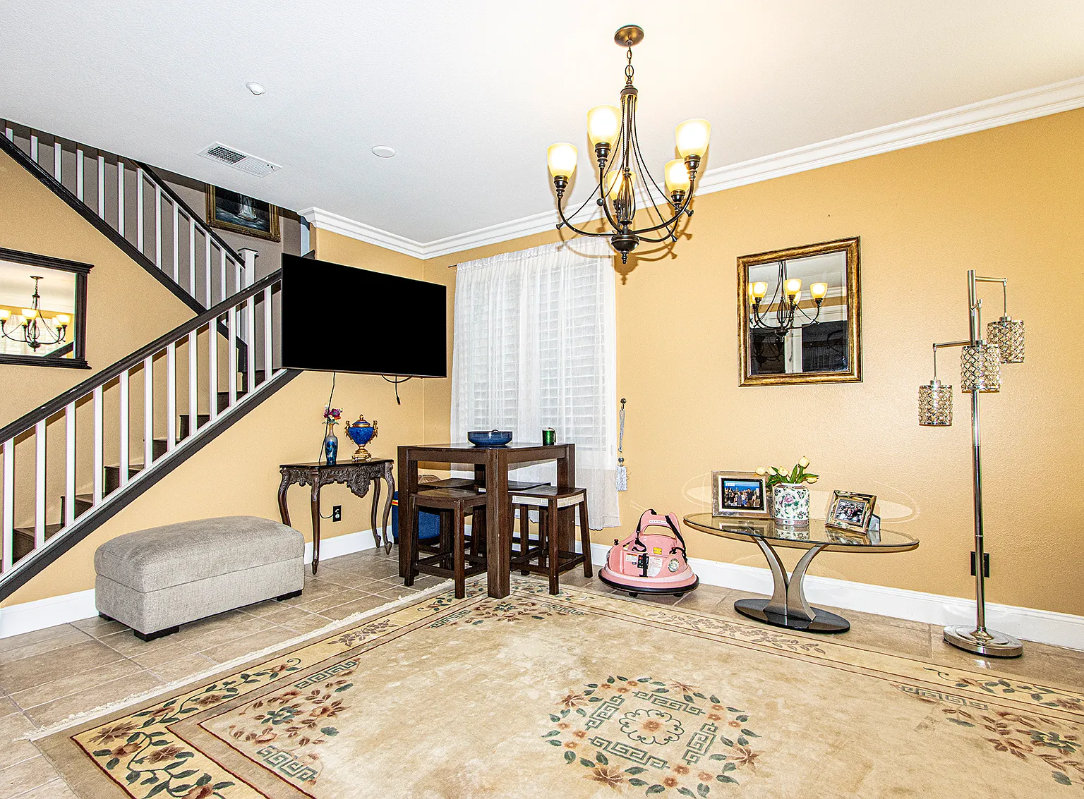 5 bed, 2908 sqft, $4,200 — Photo 4
