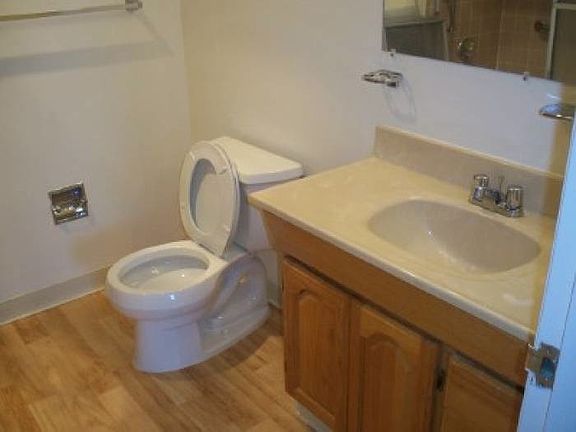 5th image of 1421 Bellevue Ave APT 103