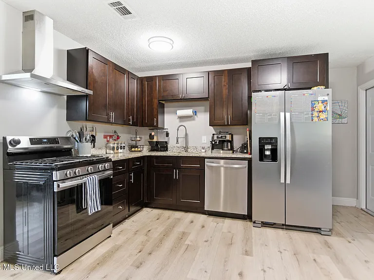 2616 W Angela Cir — Photo 8