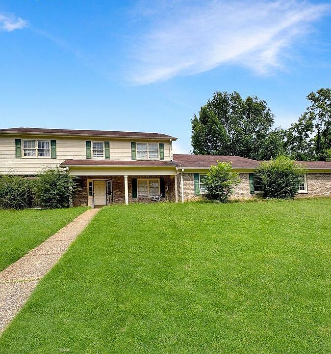 2nd image of 2601 Woodland Hills Dr