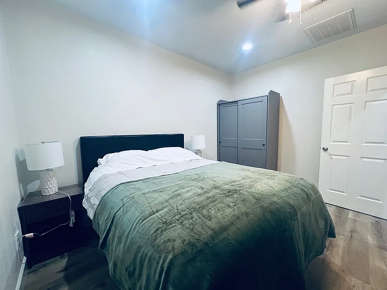 5216 Chenevert St #1 — Photo 6