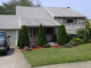 2226 Vista Dr, Bethlehem, PA 18018