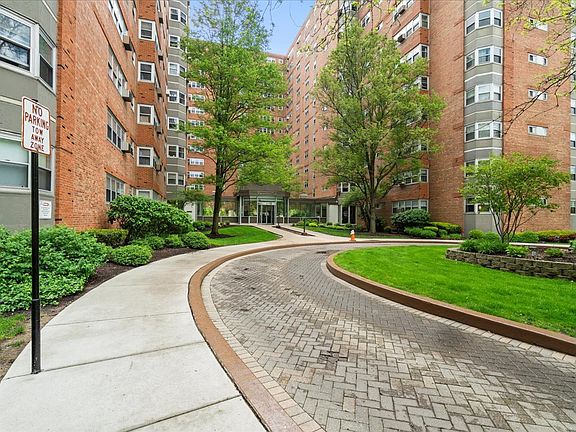 2nd image of 4980 N Marine Dr APT 136