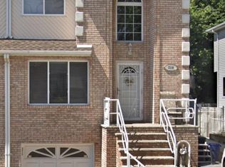 210 Beach Ave, Staten Island, NY 10306