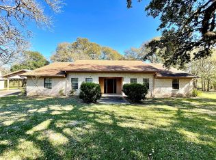 1135 Buescher Rd, Columbus, TX 78934