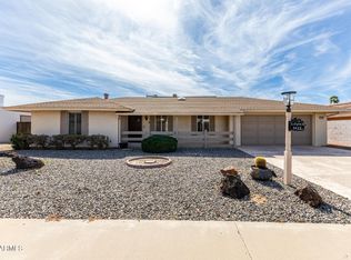 9425 W Rolling Hills Dr, Sun City, AZ 85351