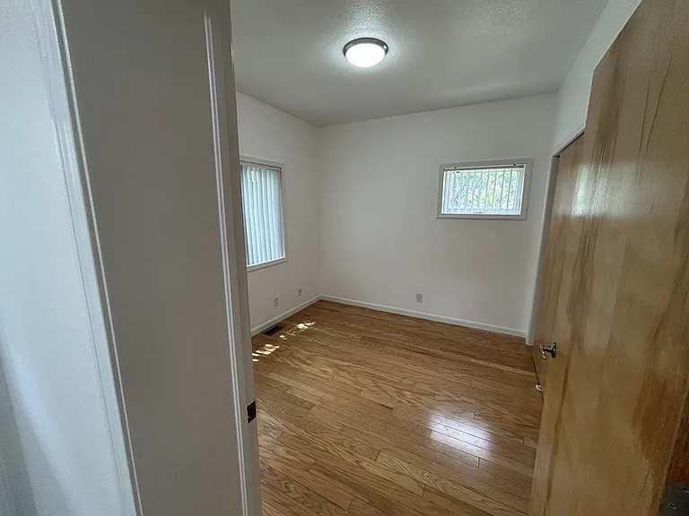 908 Avalon Ave — Photo 7
