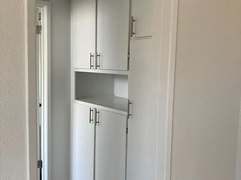 Jordan Court Apartments — Photo 34
