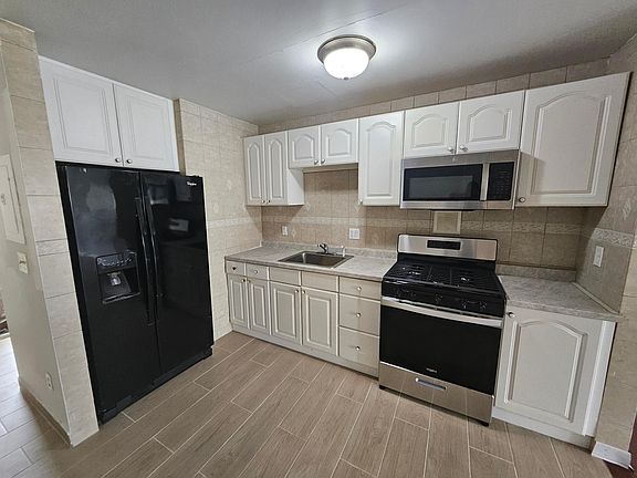 Kitchen - Angle view