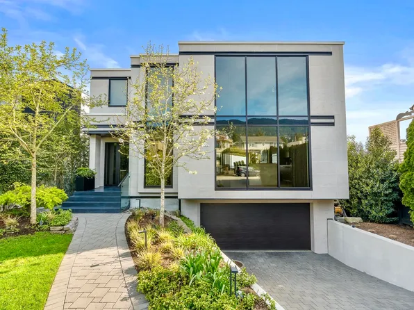 2356 Bellevue Ave, West Vancouver, BC V7V 1C8