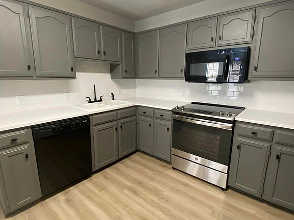 3rd image of 2720 Patio St