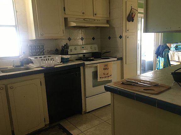 4th image of 42 Barron Way