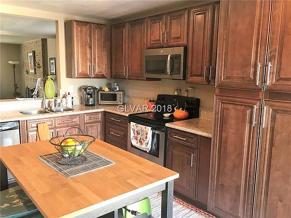 4th image of 1349 Melville Dr