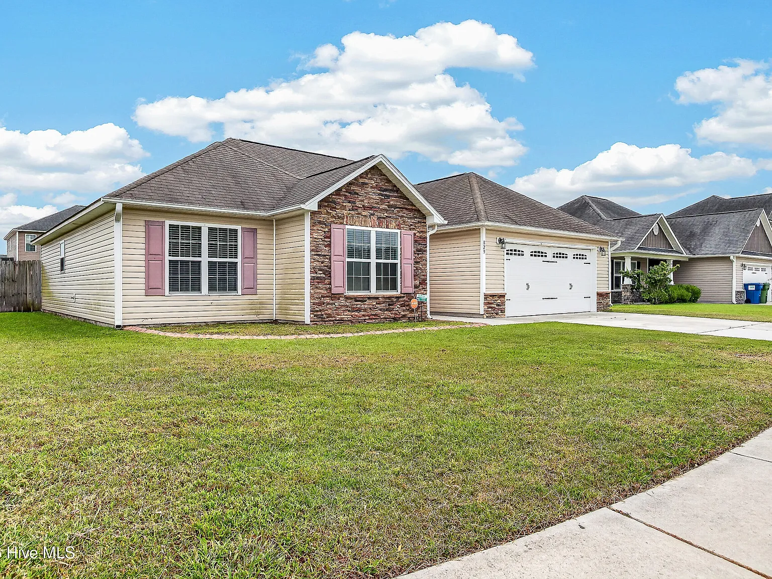 3 bed, 2.0 bath, $1,800 — Photo 2