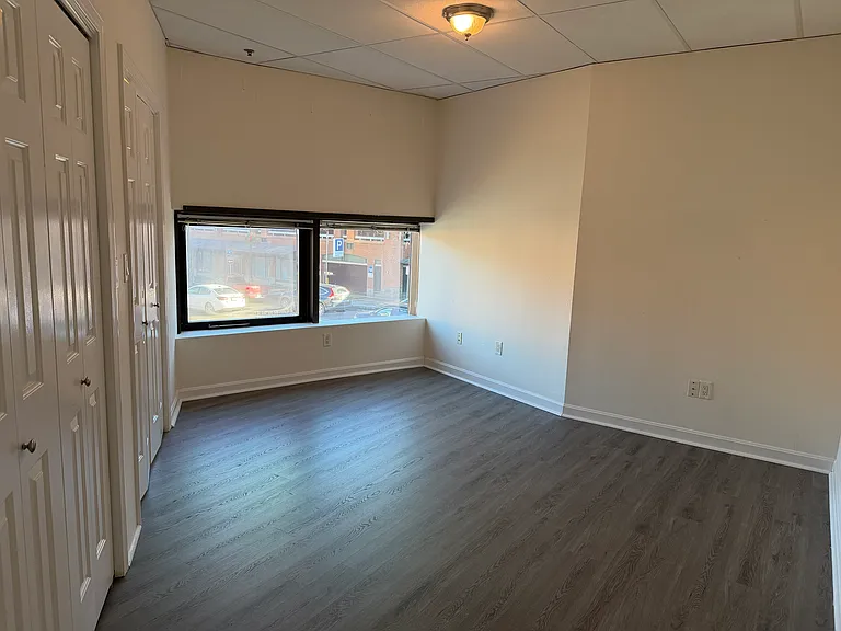 278-282 Derby St #6 — Photo 11
