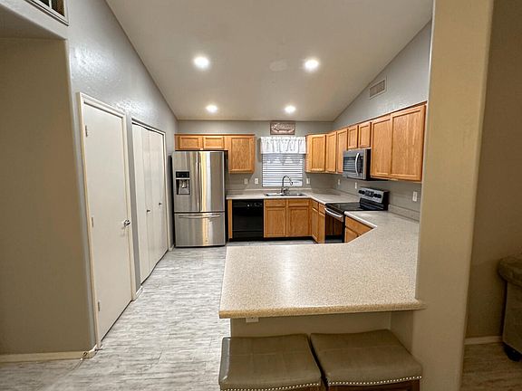 4th image of 4129 E LA SALLE Street