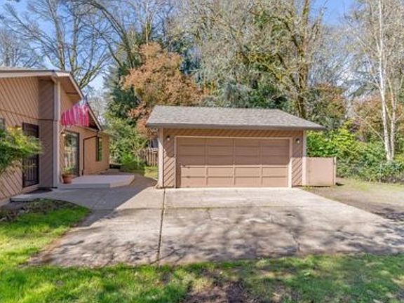 2nd image of 3872 Friar Ct SE