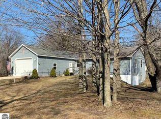 941 S Weldon Rd, Beulah, MI 49617