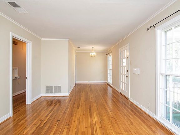 5th image of 10034 Lake Gardens Dr