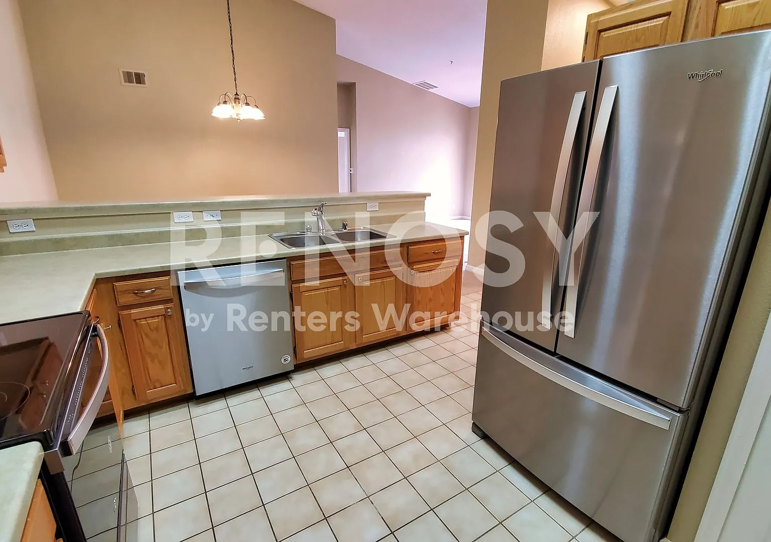 Available August 2026 - 2 bedroom + Office Penthouse condo new paint, carpet, Whirlpool appliance... — Photo 4
