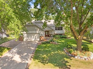 5950 Birchwood St, Shoreview, MN 55126