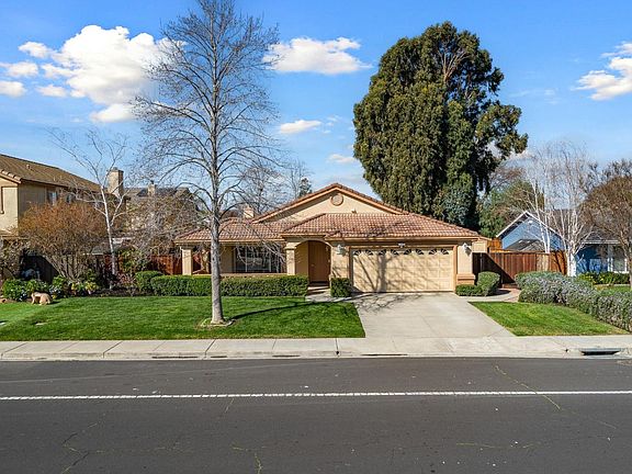 3rd image of 1363 Rincon Ave