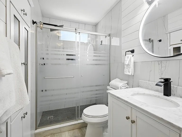 725 Acacia Rd — Photo 20