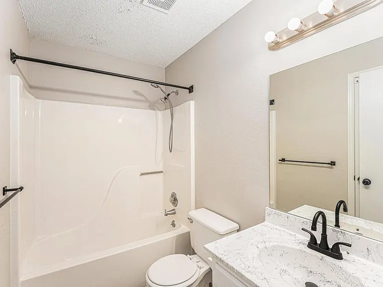 810 SW Pinebrook Village Dr — Photo 15