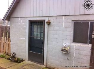 557 W Maple St, Roseburg, OR 97471