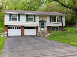 1093 Balmoral Dr, Pittsburgh, PA 15237