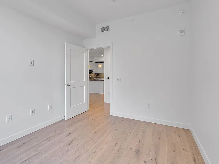 1212 Demonbreun St #810 — Photo 17