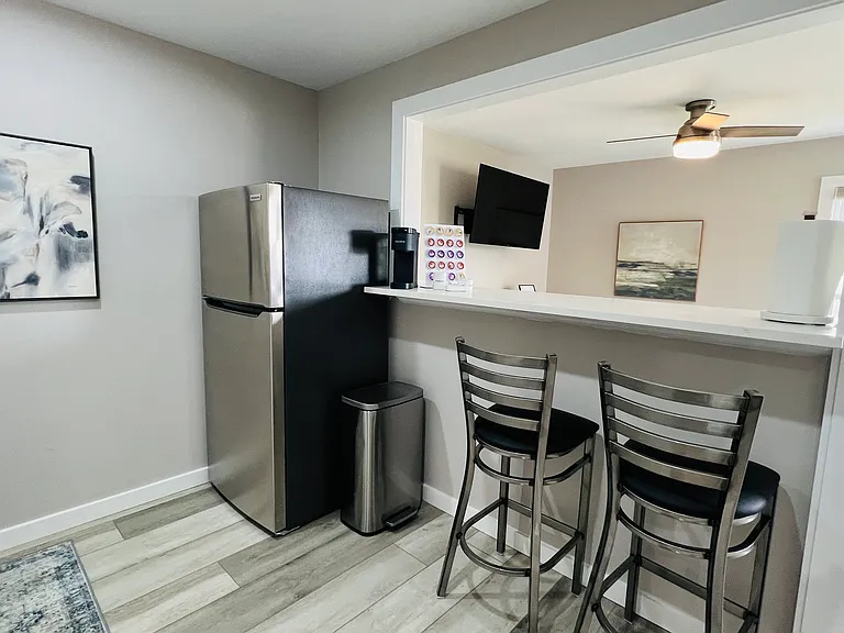 819 E Lee St #8 — Photo 10