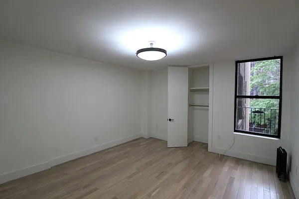 Rented by Bruma Realty LLC | media 17