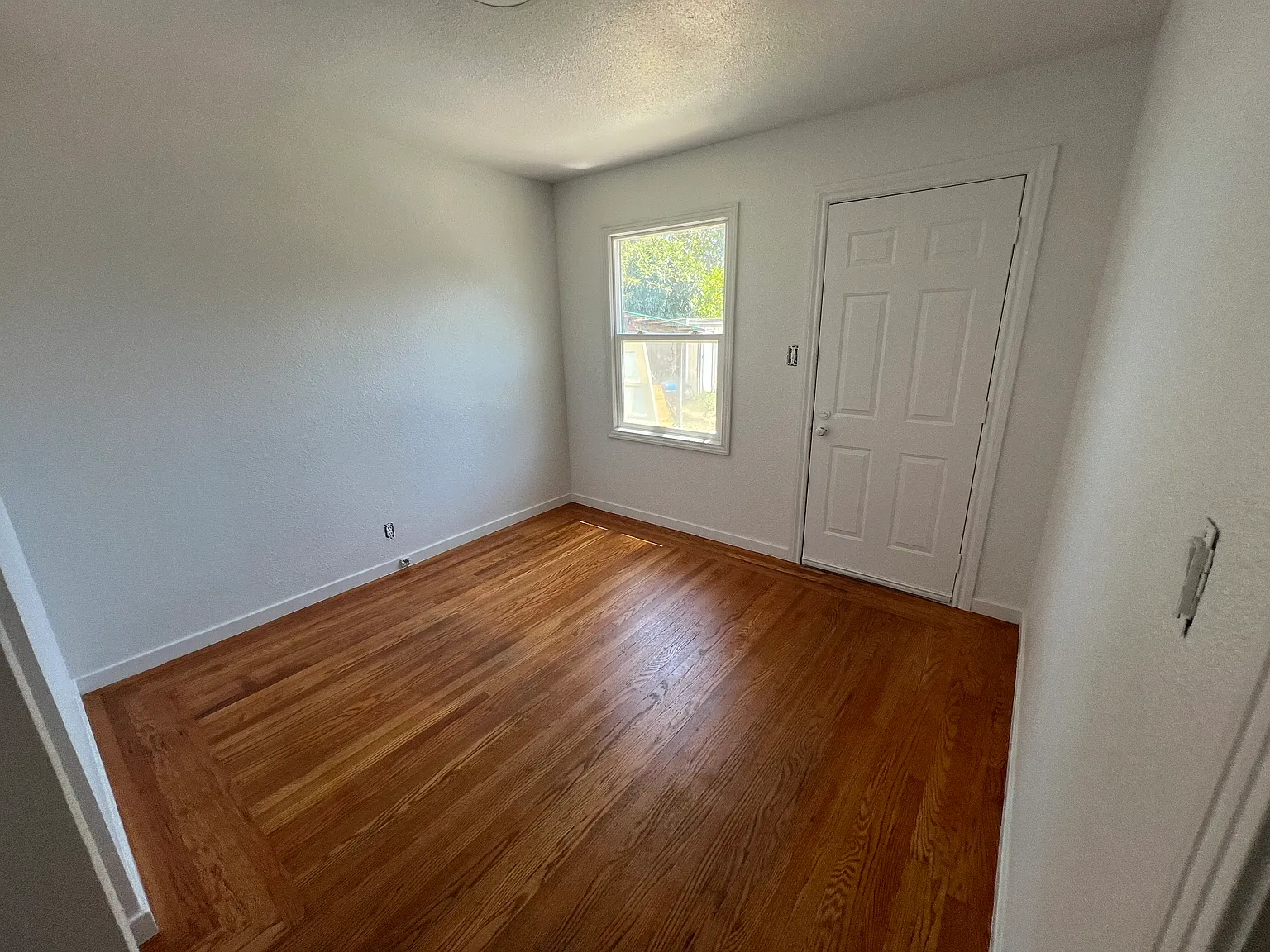 4 bed, 1218 sqft, $2,950 — Photo 3
