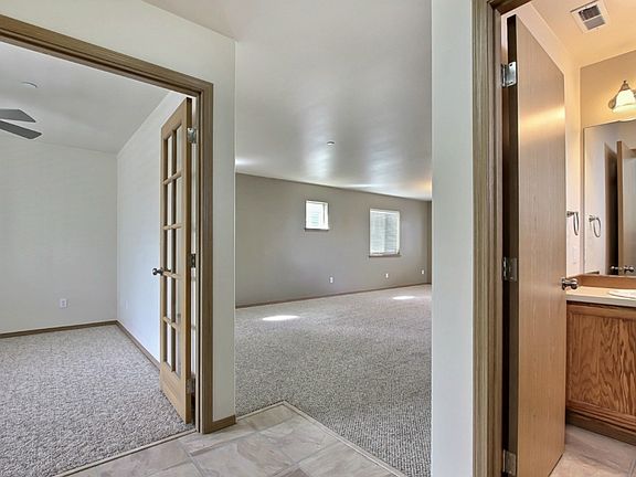 5th image of 3082 McAllister St