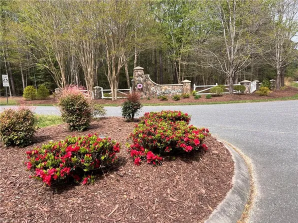 0 E West Pkwy, Gloucester, VA 23061