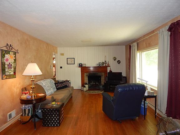 2nd image of 505 Southline Dr