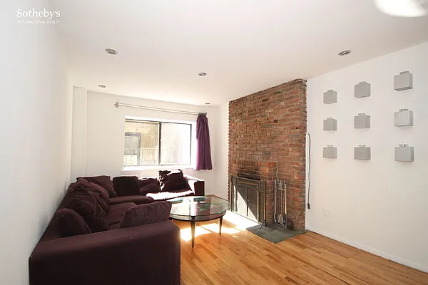 Sold by Sotheby's International Realty | media 4