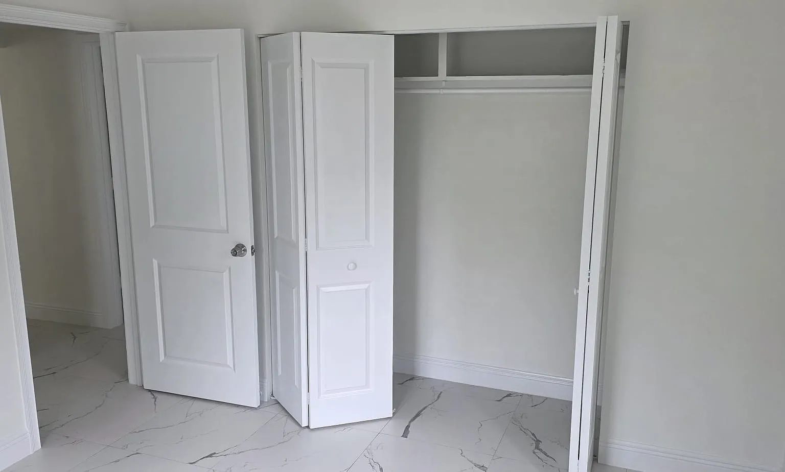 2 bed, 1005 sqft, $2,800 — Photo 2