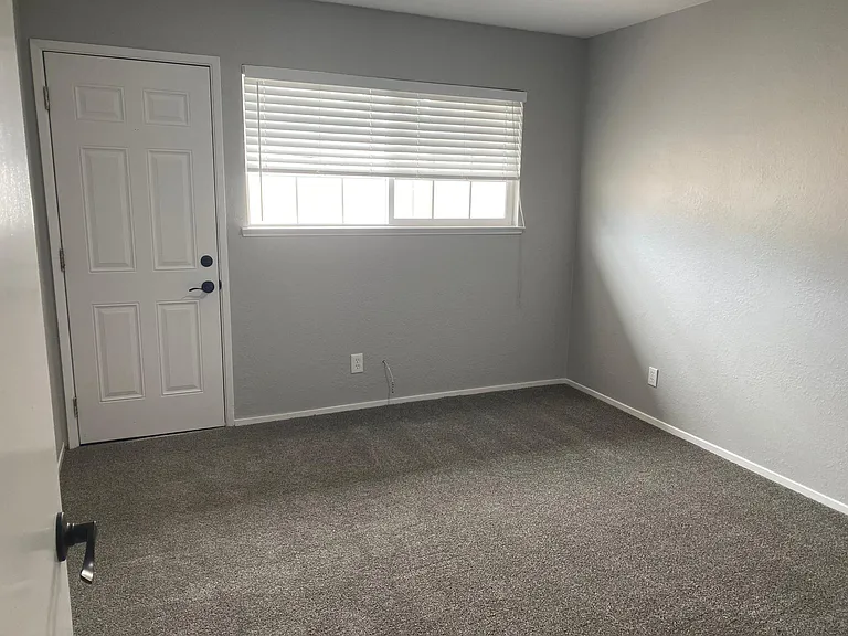 3166 Mission Dr — Photo 4