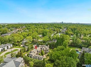 78 Roberts Rd, Englewood Cliffs, NJ 07632