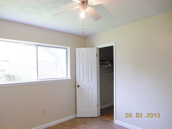 5th image of 1904 Savanna Ct N