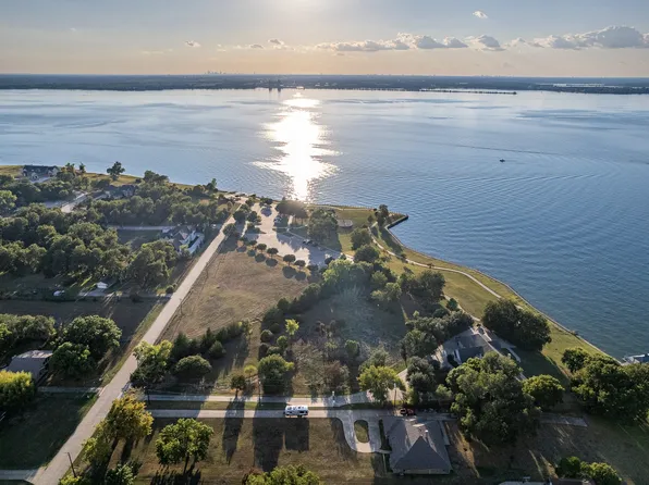 520 Terry Ln, Heath, TX 75032