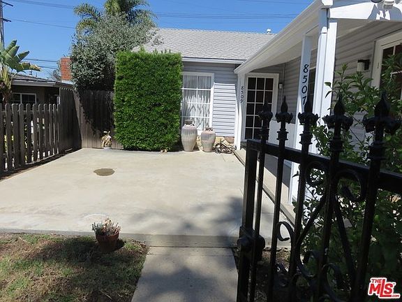 5th image of 8507 Barnsley Ave
