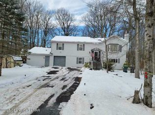 1074 Seven Nations Dr, Tobyhanna, PA