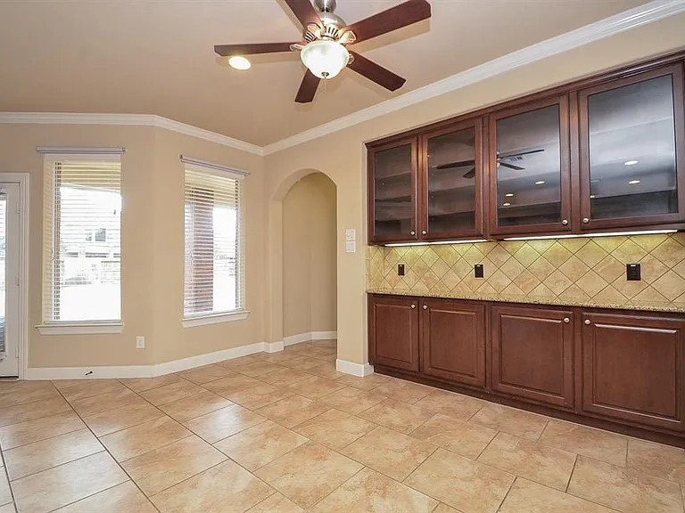 510 McAllister Ave — Photo 8